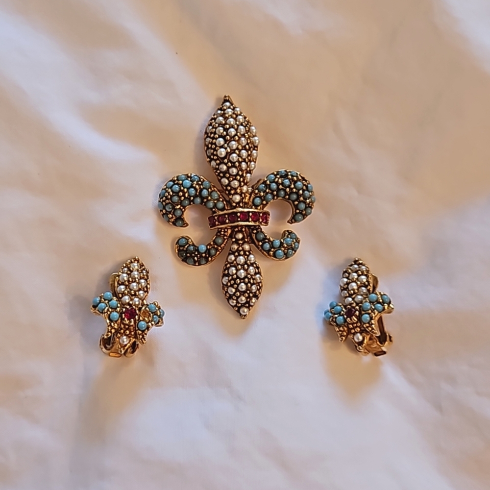 Vintage ART Brooch & Earrings Set